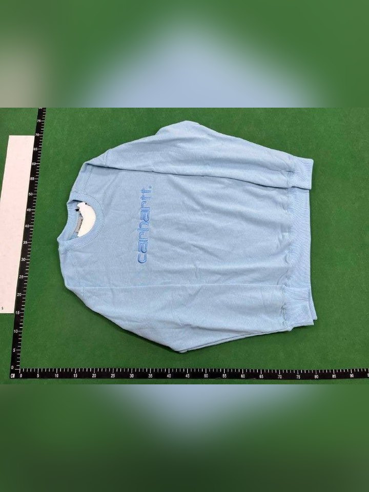 Müşterinin telefonla çektiği düz sweatshirt fotoğrafı (sipariş 19) · önce